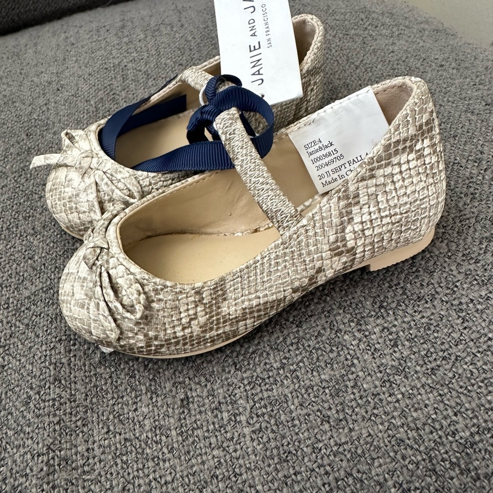 Janie and Jack Tan Dress Shoes with Bow Detail